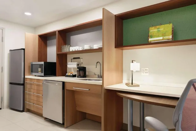 استوديو بسريرين كوين مع أريكة لذوي الإعاقة، Home2 Suitesby Hilton Lancaster Pa 4/4