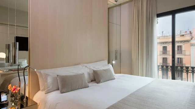 غرفة ديلوكس مفردة بسرير كوين، Cram Hotel 1/10