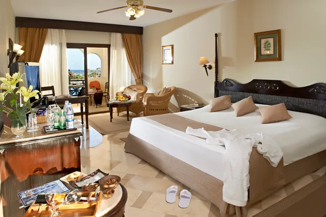 غرفة ديلوكس بسرير مزدوج بإطلالة على البحر، Steigenberger ALDAU Beach Hotel 2/5