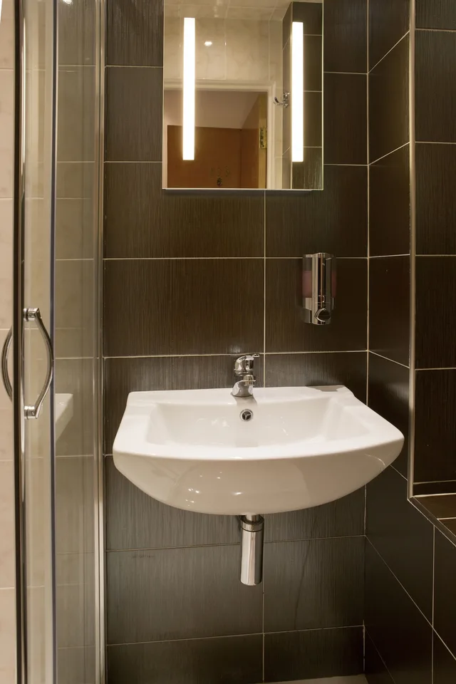غرفة ثلاثية بسرير مزدوج وسرير فردي، Westpoint Hotel 3/4