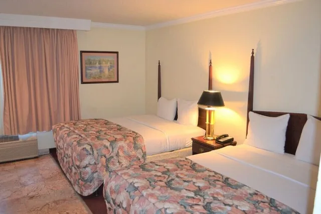 غرفة بسريرين كوين، Merced Inn And Suites 1/1