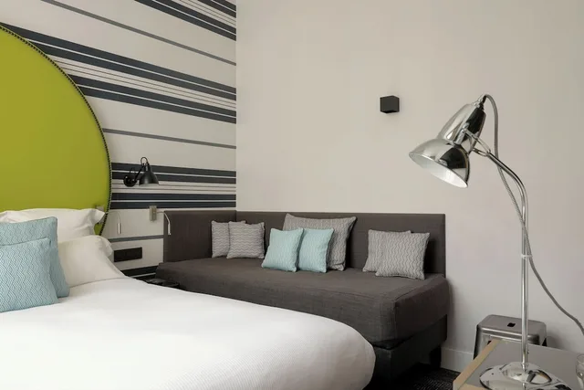 غرفة سوبيريور ثلاثية بسرير مزدوج مع أريكة، Hotel Fabric 1/9