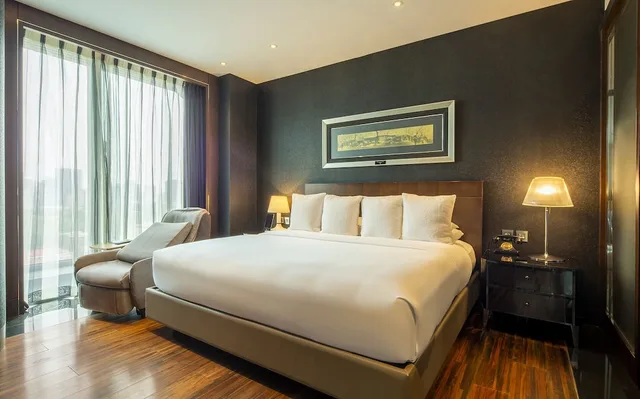 جناح ديلوكس بسرير كينج بشرفة، Hotel Eclat Beijing, an SLH Hotel 1/6