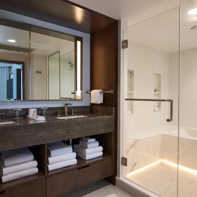 1 Bedroom, Sky, Luxury, Suite, King Bed, Ocean View, VEA Newport Beach, A Marriott Resort & Spa 2/2