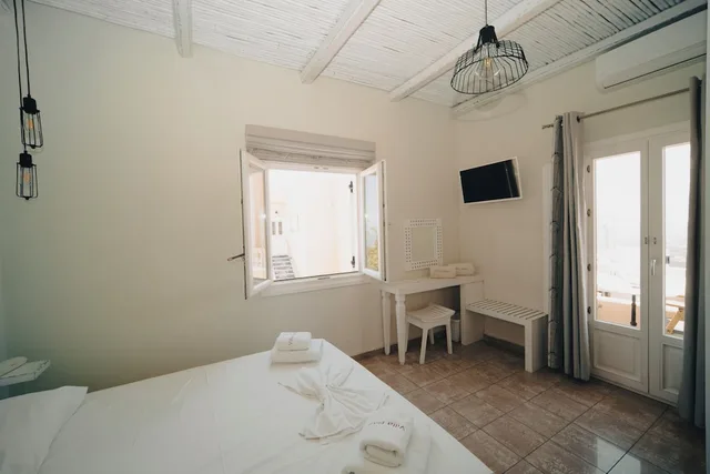 غرفة سوبيريور بسرير كوين بإطلالة جزئية على البحر، Villa Ilias 1/8