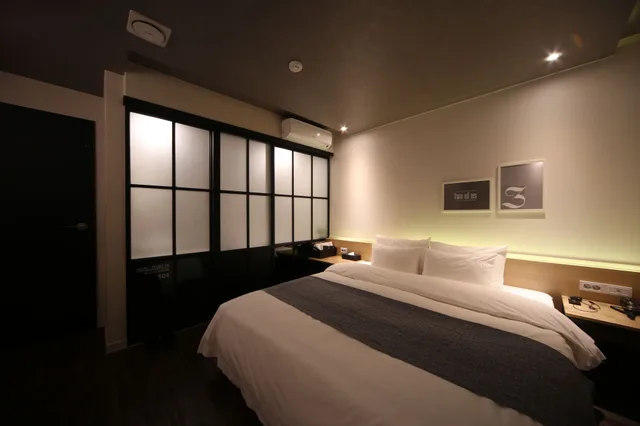 غرفة قياسية بسرير مزدوج، Dublin Hotel 3/9