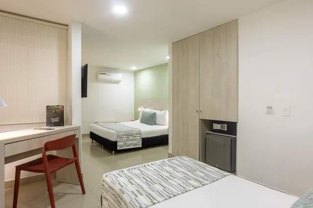 غرفة قياسية ثلاثية بإطلالة، Suite Comfort Hotel 3/4