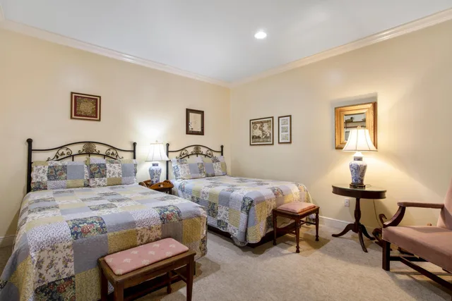 كوخ بغرفتي نوم، Edgewater Inn 3/6