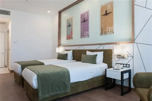 Deluxe, Double Bed, ISG Airport Hotel 2/2