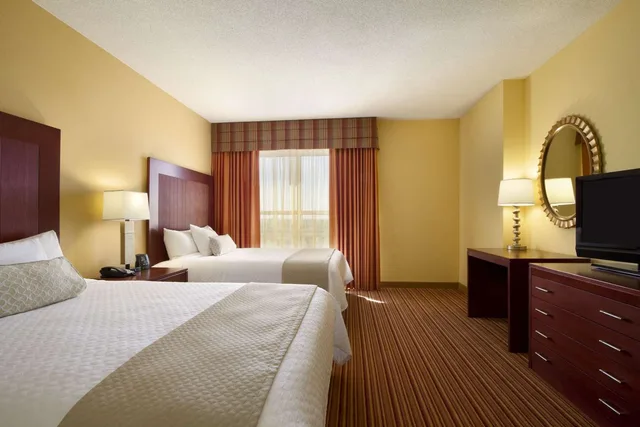 Wellness, Suite, 2 Queen Beds, Allergy Friendly، Embassy Suites by Hilton Norman Hotel and Conference Center 2/2