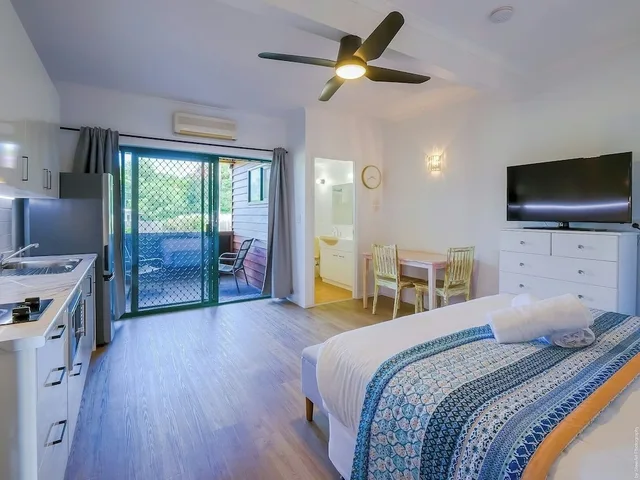 Studio, Queen Bed, Beach Side، Boat Harbour Studio Apartments and Villas 3/10