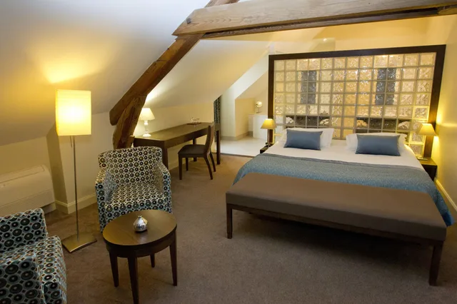 Superior, King Bed, Hotel The Originals de la Paix Beaune 7/10