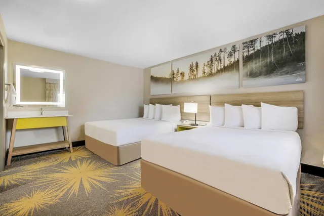 غرفة بسرير كوين وسرير مزدوج، Days Inn by Wyndham Cortez 8/10