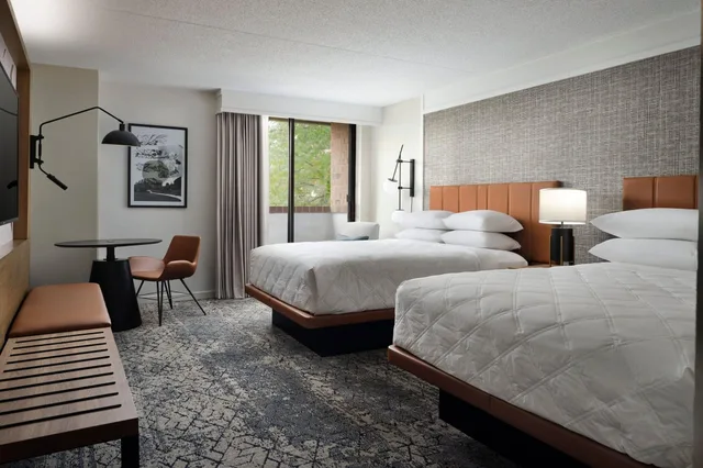 غرفة بسرير مزدوج لذوي الإعاقة، Sheraton Grand Rapids Airport Hotel 2/4