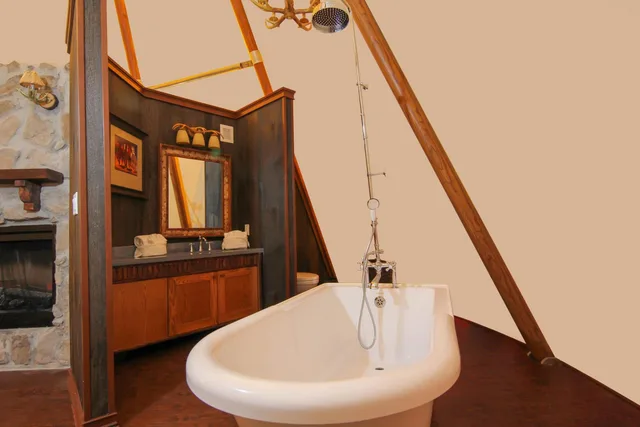 Luxury, King Bed, Sofa, Westgate River Ranch Resort & Rodeo 3/4