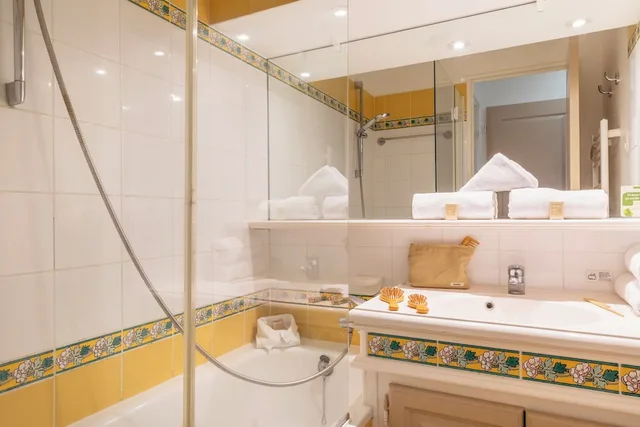 1 Bedroom, Apartment, Double Bed, 2 Sofa, Balcony or Terrace، Maeva Particuliers Les Restanques Du Golfe de Saint Tropez 7/10