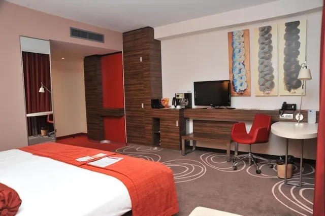غرفة تنفيذية بسرير مزدوج، Ramada by Wyndham Pitesti 1/2