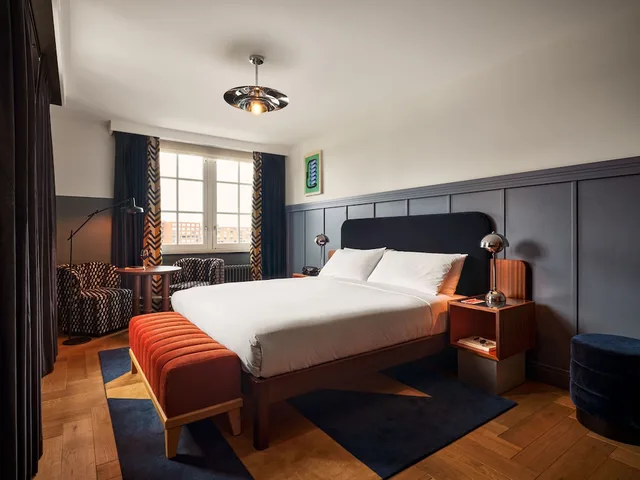 Biggy, 1 Queen and 1 Bunk Bed, Bunk Bed، The Hoxton Lloyd Amsterdam 1/4