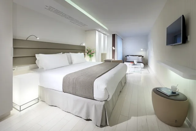 غرفة سوبيريور مفردة بسرير كينج، Eurostars Book Hotel 1/2