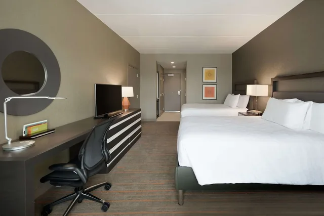 غرفة قياسية بسريرين كوين، Hilton Garden Inn Rochester University and Medical Center 2/3