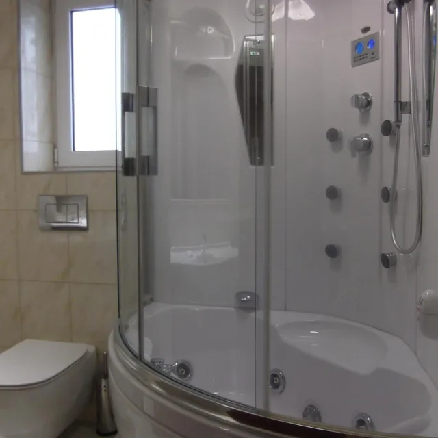 جناح ديلوكس بجاكوزي، Hotel Mariana Laganas 2/3