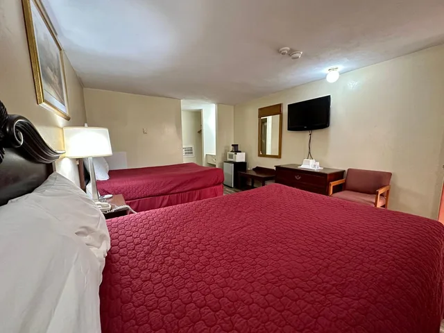 غرفة بسريرين مزدوجين، Red Carpet Inn Pulaski 2/3