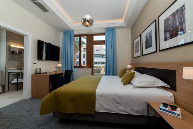 غرفة بسرير كوين بشرفة، Boutique Villa Filaus 7/10