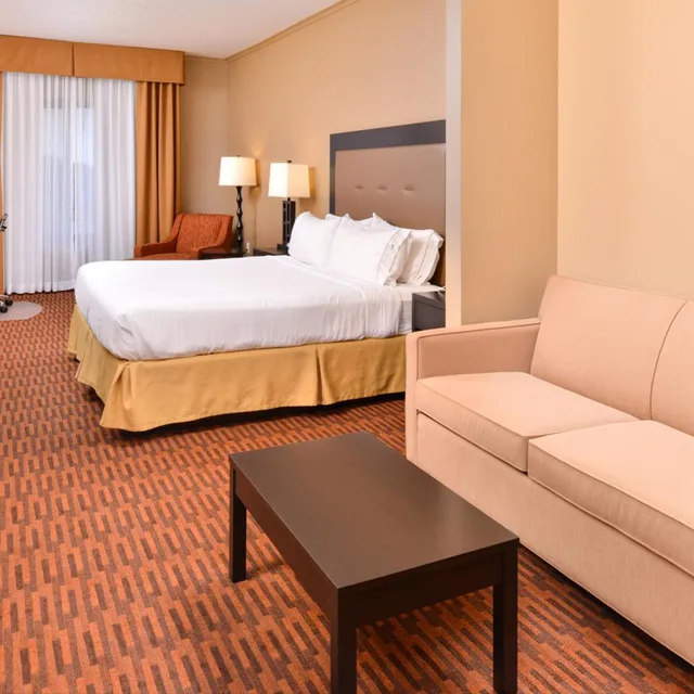 جناح بغرفة نوم واحدة، Holiday Inn Express Breezewood 5/10
