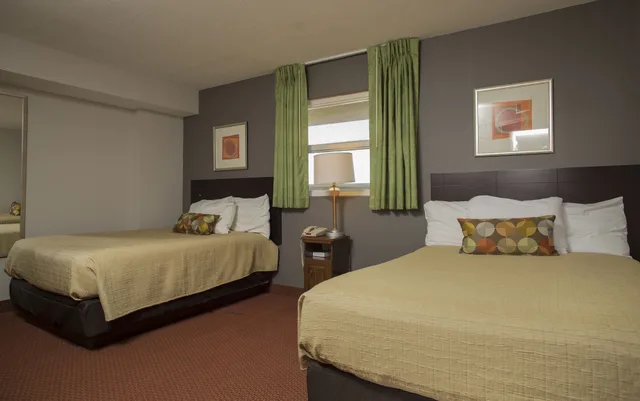 2 Bedrooms, 2 Double Beds, King Bed, Ocean Front, Sofa, Tower One, Corner، Prince Resort 1/7