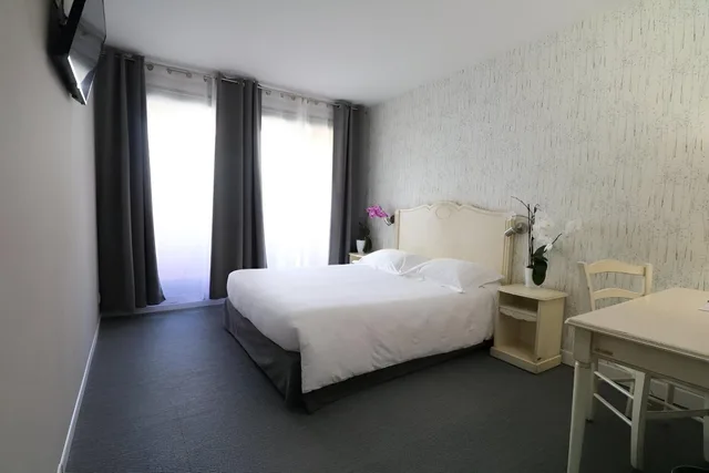 غرفة بسرير مزدوج بشرفة، Hotel Napoleon 1/2