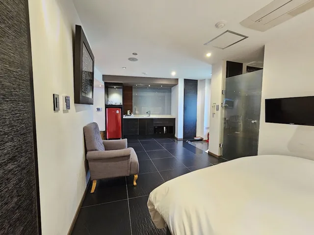 Spa, Premium, King Bed, 29 Pyeong، Hotel Scarboro 2/4