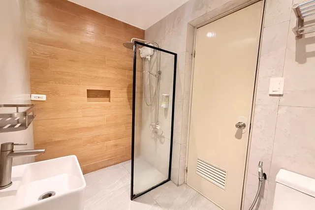 Room, Double Bed, Private Bathroom, Aurora Suites Pasay near Airport 3/3