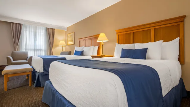 غرفة قياسية بسريرين كوين، Best Western Plus Silver Saddle Inn 2/10