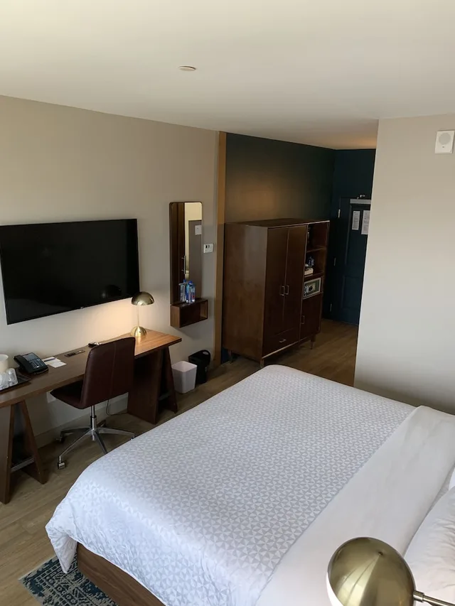Design, King Bed، FOUR POINTS BY SHERATON HOUSTON INTERCONTINENTAL AIRPORT 3/8