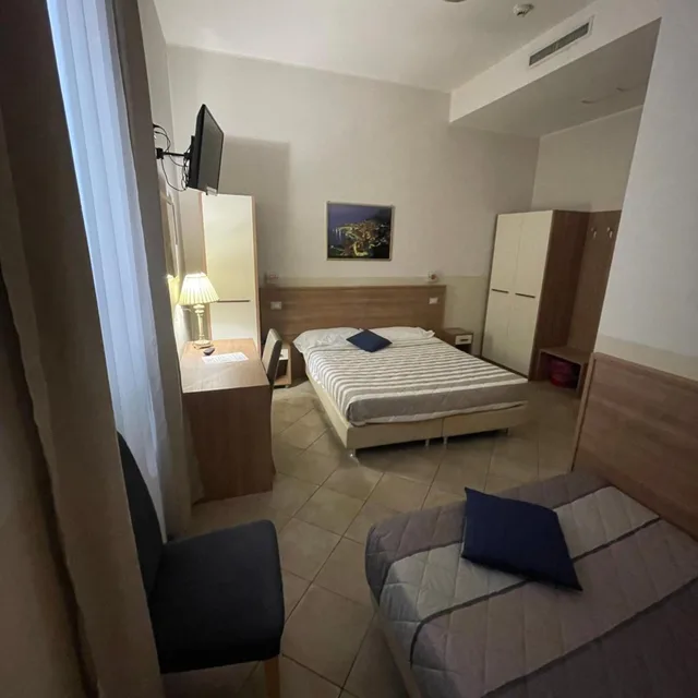 غرفة ثلاثية بسرير مزدوج، Hotel Montecarlo 2/7