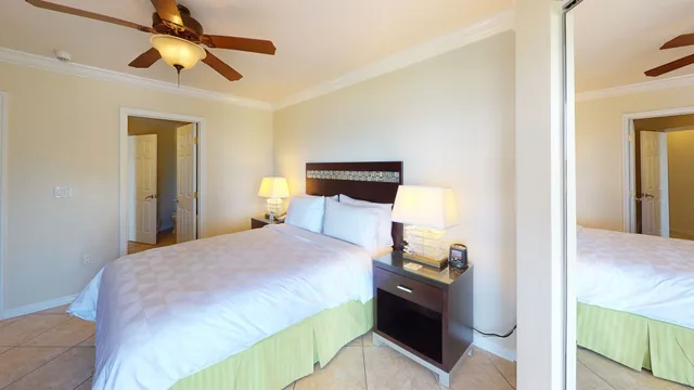 2 Bedrooms, Suite, King and Queen Bed, Ocean Front، Holiday Inn Resort Grand Cayman, an IHG Hotel 5/10