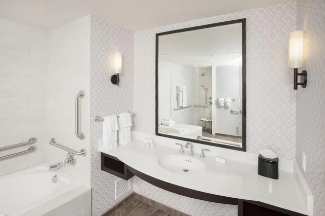 جناح بغرفة نوم واحدة، Hilton Garden Inn Burbank Downtown 4/7