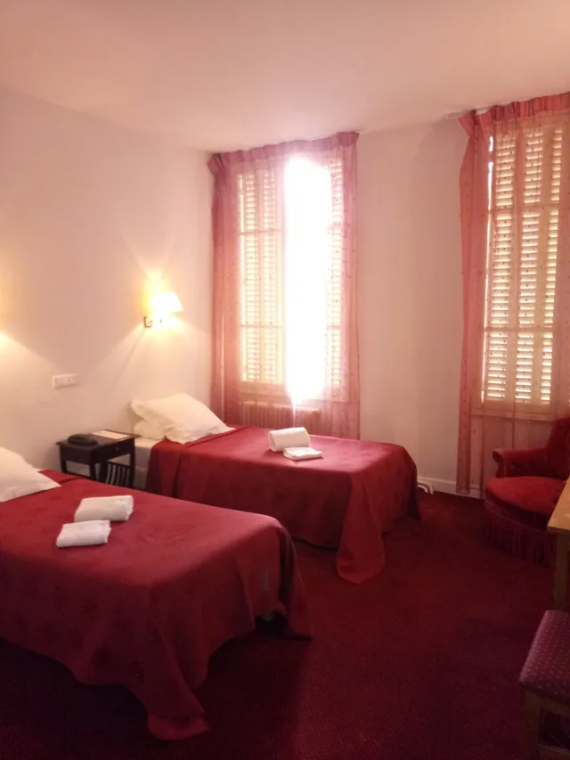 غرفة كومفورت سوبيريور بسريرين منفصلين، Hotel Moderne 2/2
