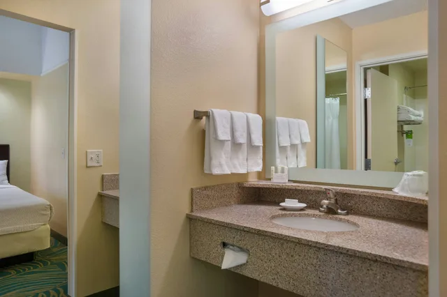 جناح، SpringHill Suites by Marriott St. Petersburg Clearwater 2/3
