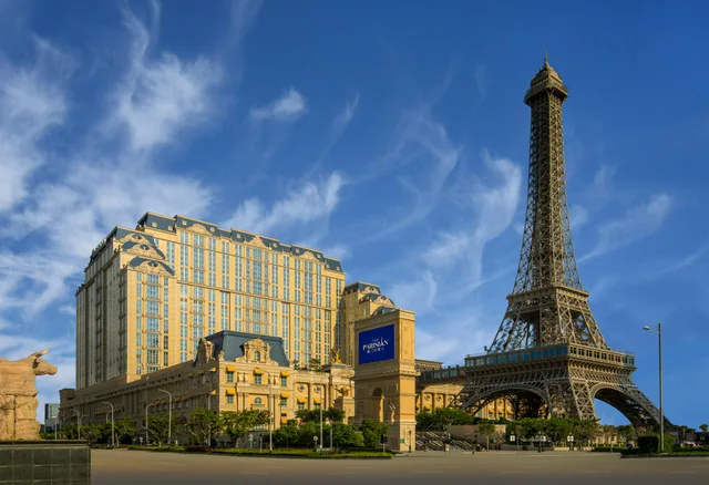 جناح بسريرين، The Parisian Macau 1/1