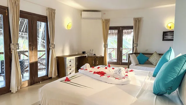 3 Bedrooms, Luxury, Villa, 3 King Beds, Sea View, Leopard Point Luxury Beach Resort & Spa 4/10