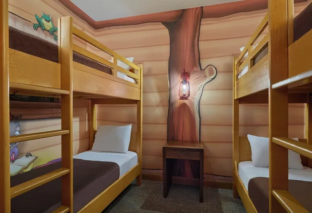 Park, Water, Suite, Cabin, 1 Queen and 2 Bunk Beds, Queen Bed، Great Wolf Lodge Bloomington 2/4
