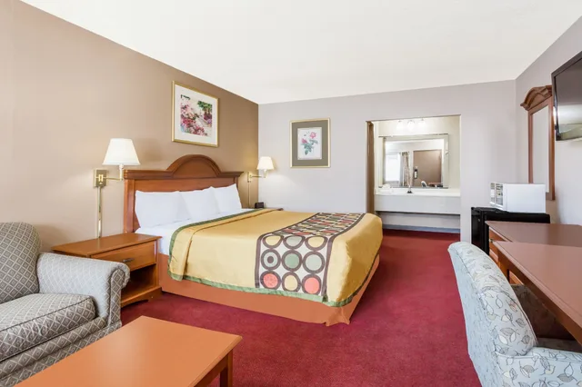 غرفة قياسية بسرير كينج، Super 8 By Wyndham Greensboro 3/4