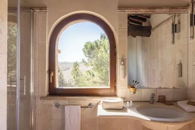 جناح جونيور بسرير كوين، Castello Di Leonina Relais 7/9