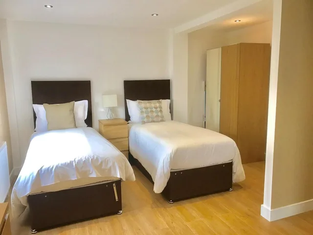 استوديو، Ilford Tower Apartments 2/10