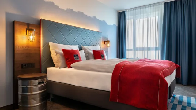 غرفة بريميوم بسرير كوين، Holiday Inn - the niu, Keg Hamburg Ost, an IHG Hotel 1/2