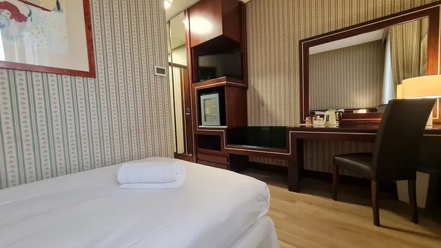 Superior, Single, Venice Michelangelo Hotel 5/10