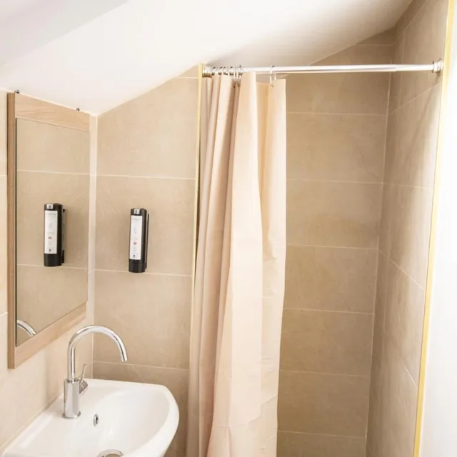 Room, Double Bed, Small, Attic، Les Rebelles 2/2