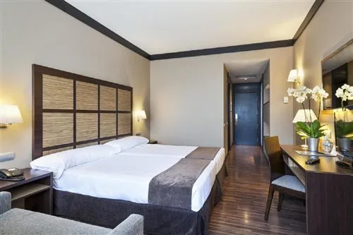 غرفة بسريرين منفصلين، Aparthotel Attica 21 Valles 2/2