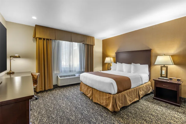 غرفة بسرير كوين، Best Western Plus Truckee-Tahoe Hotel 2/7